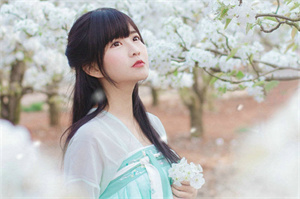 上海品茶工作室：A Nighttime Bookstore Hidden in the Alley and Reading Club